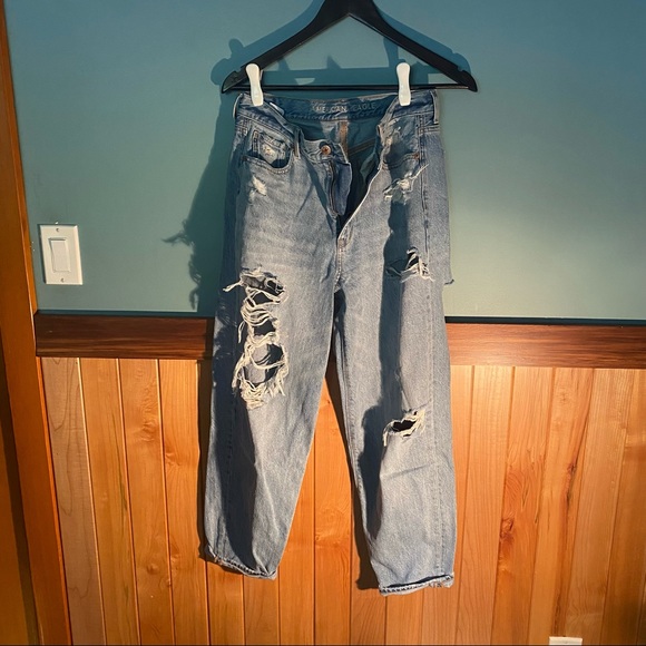 AE Relaxed Mom Jean - Picture 2 of 5